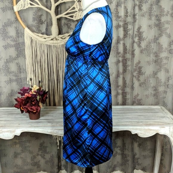 Delia's vintage blue and black plaid slinky dress - Picture 3 of 9